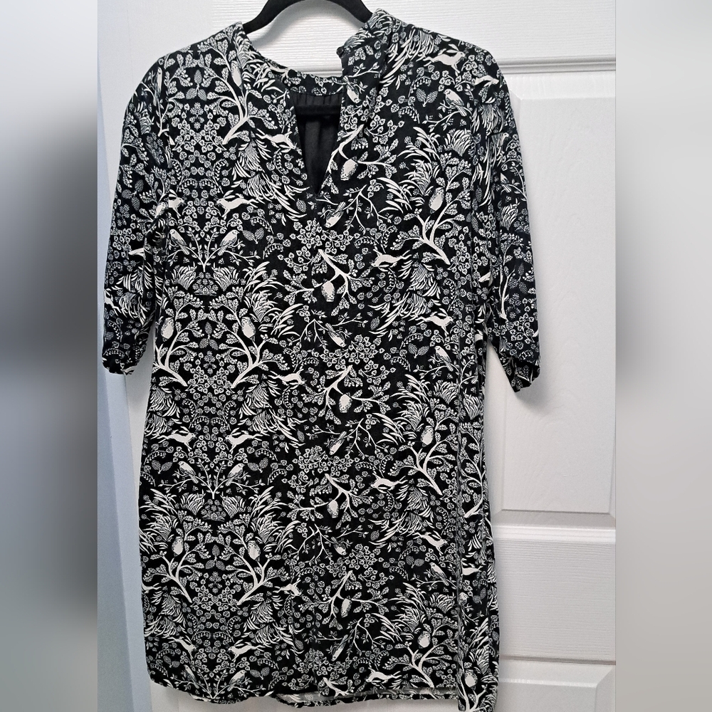 Old Navy Black and White Casual Button Down Shirt - Picture 2 of 4